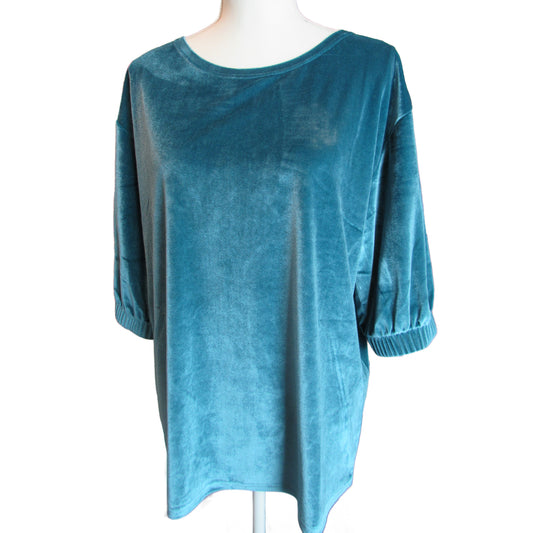 Three quarter sleeve velvet top with round neck